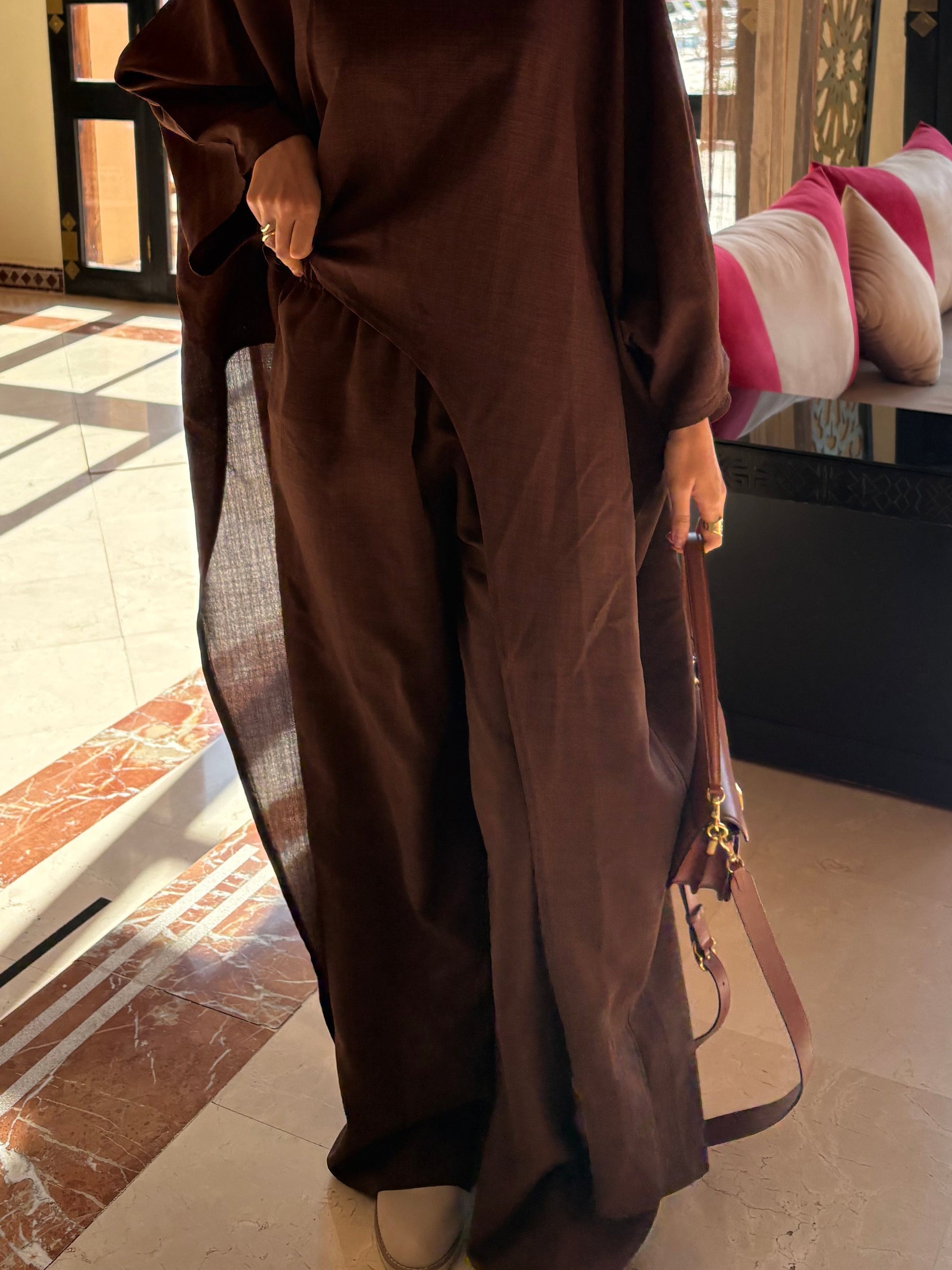 Brown assymetrical set