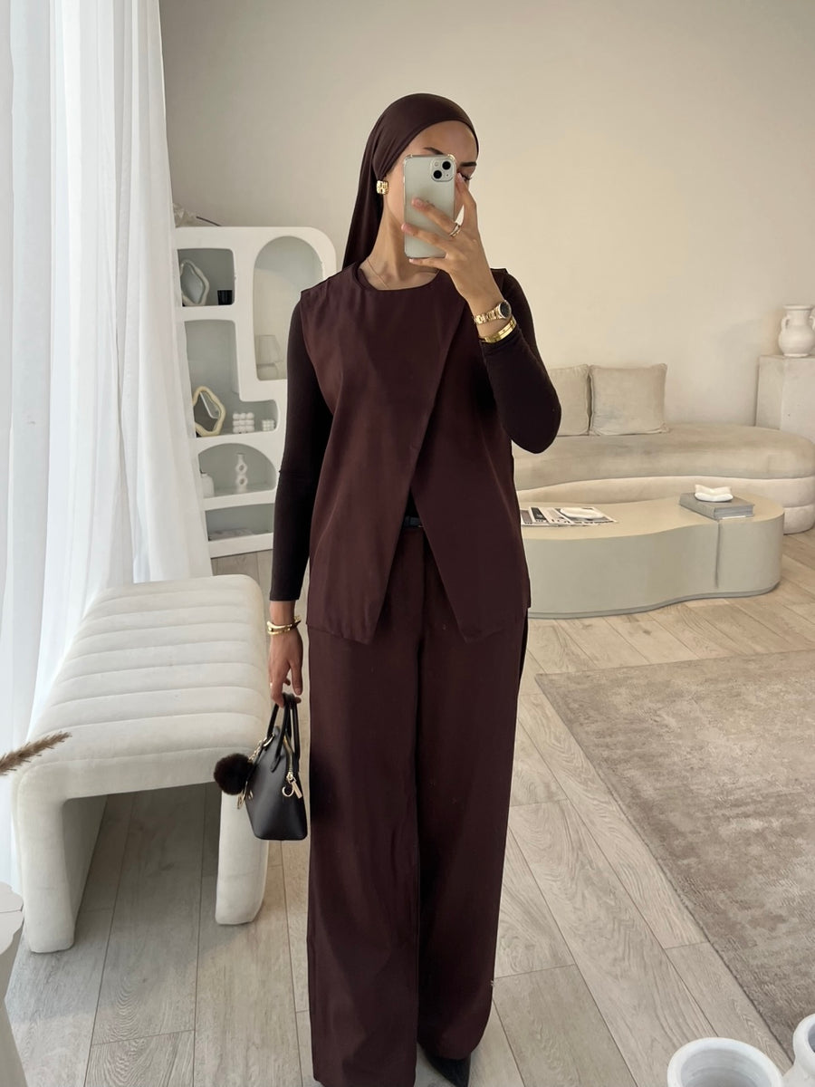 Brown sleeveless blazer and trouser set (TALL)