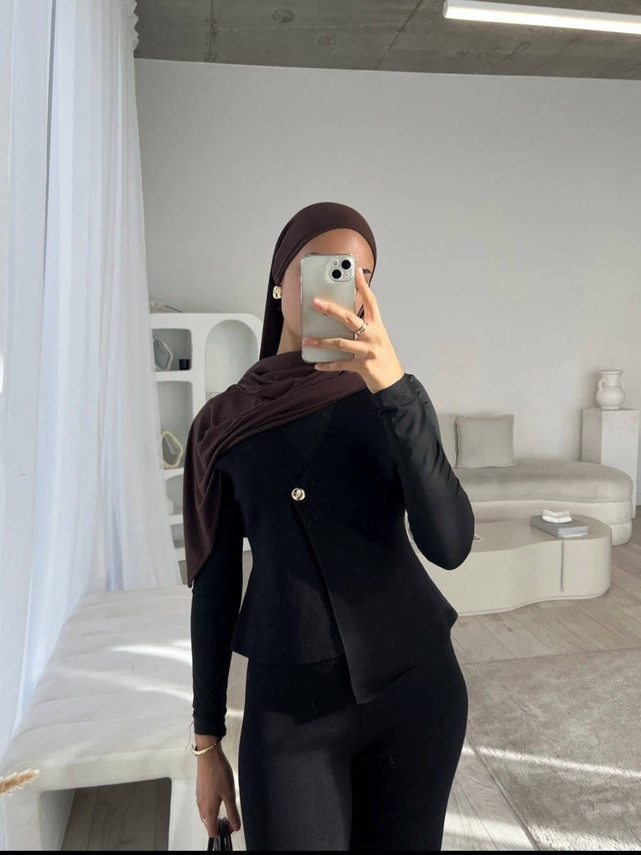 Black sleeveless cardigan and trouser set