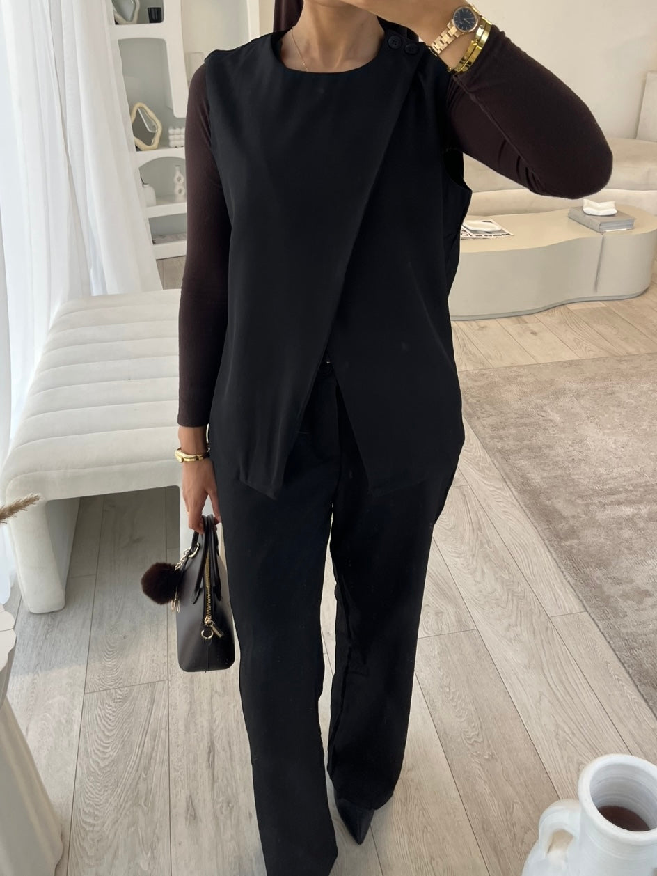 Sleeveless blazer and wide leg trouser suit (TALL)