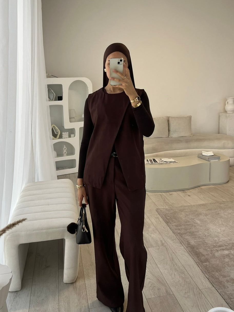 Brown sleeveless blazer and trouser set (TALL)