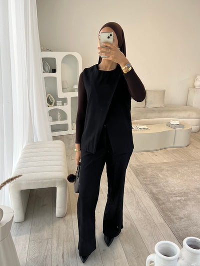 Sleeveless blazer and wide leg trouser suit (TALL)