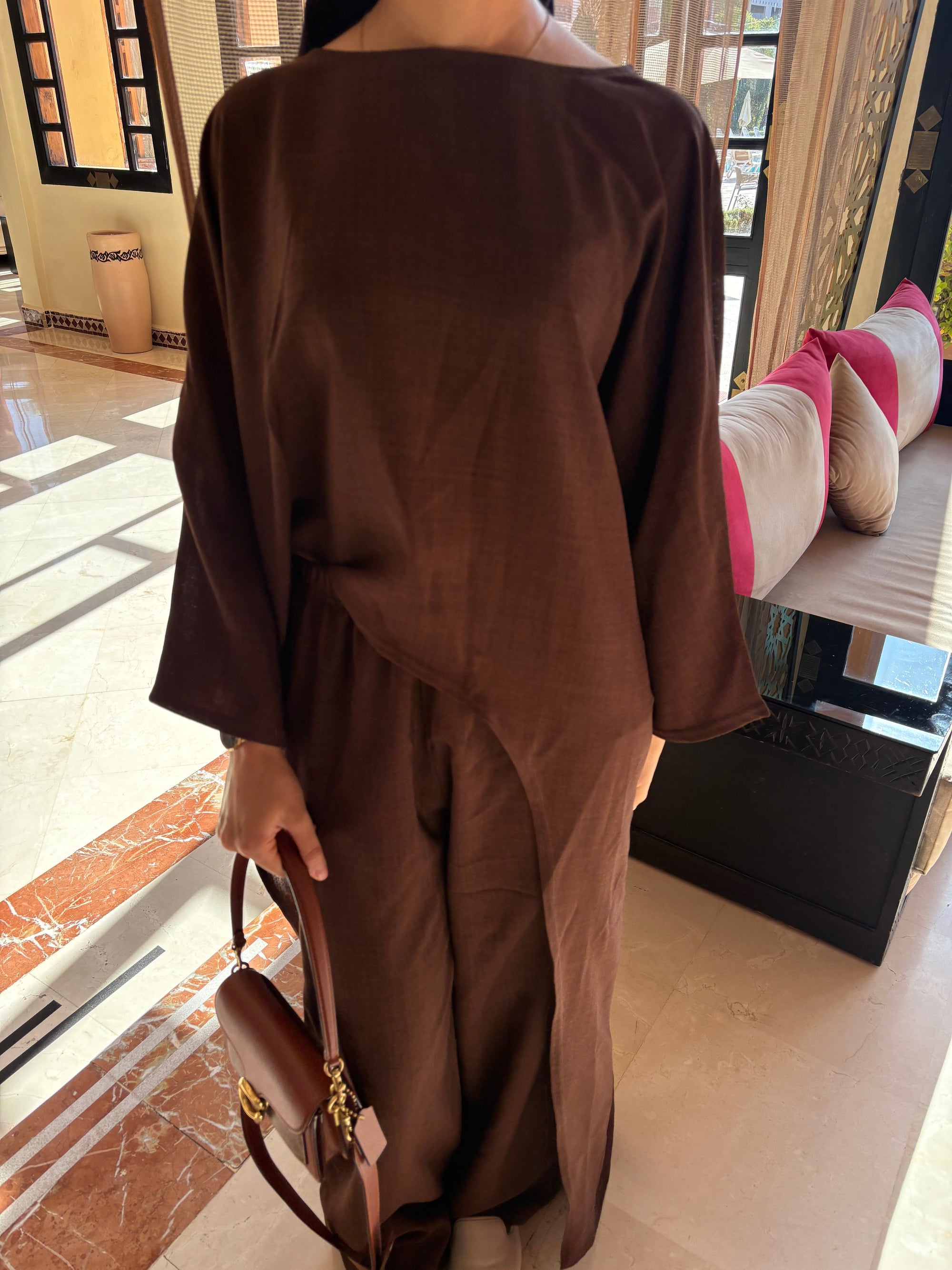 Brown assymetrical set