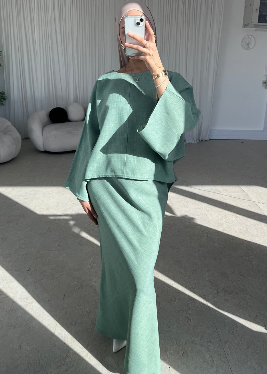 Cape top and skirt set Mint