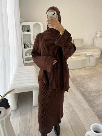 Brown knitted skirt set